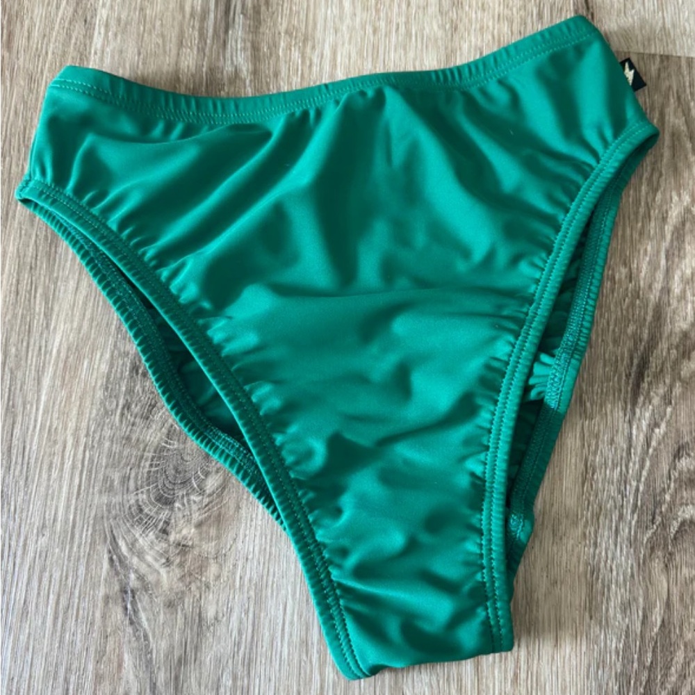 Cleo the hurricane High Rider Small